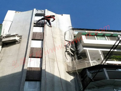 垂降式外牆防水高空作業