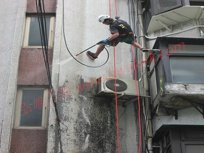 垂降式外牆防水高空作業
